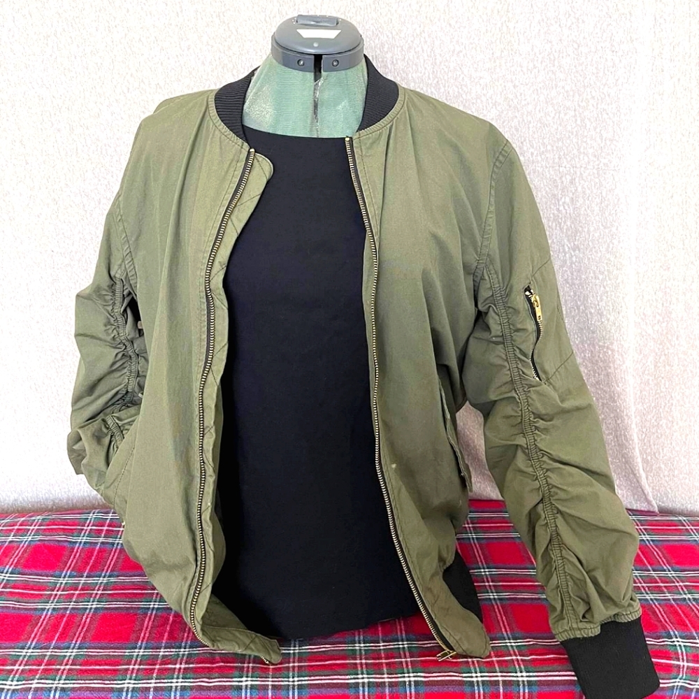 H&M Divided Forest Green Bomber Jacket Small